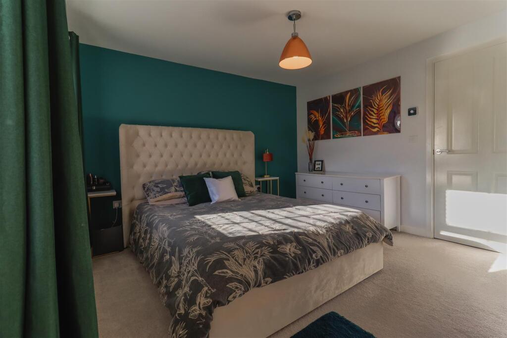 Additional image 11 of Meadow Drive, Long Itchington, Southam