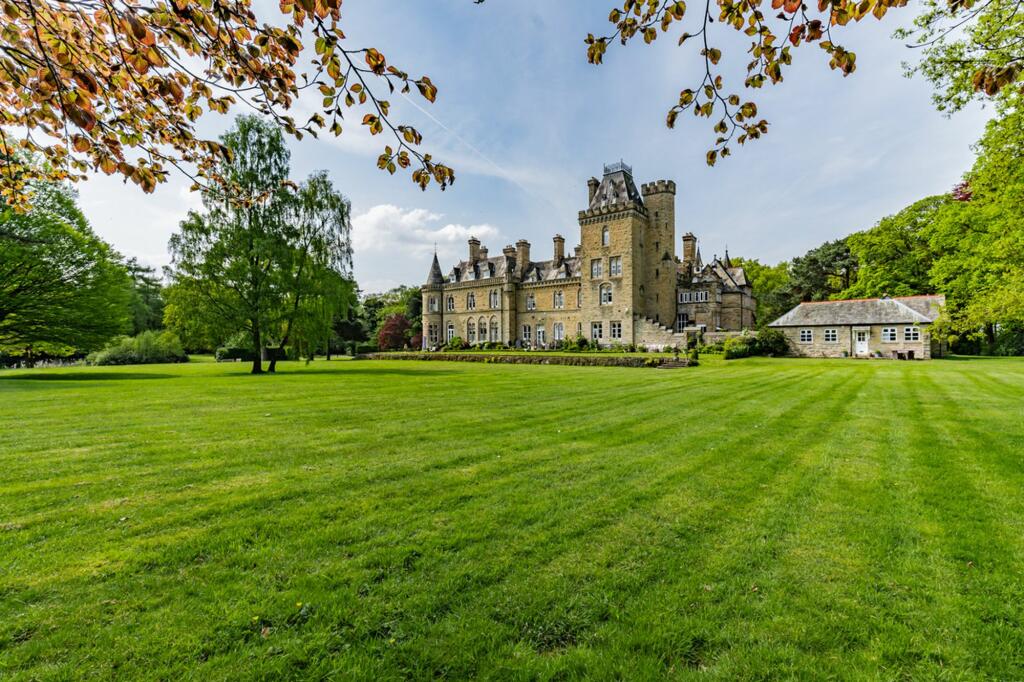 Additional image 25 of Bespoke and luxurious apartment overlooking a lake