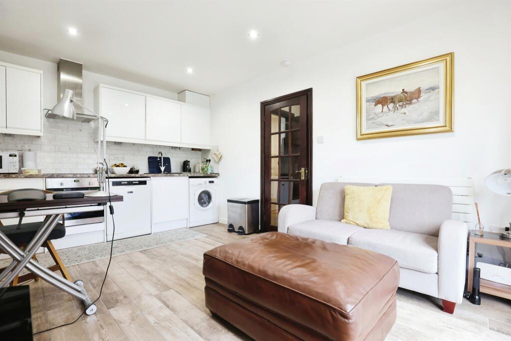 Additional image 7 of Avenue Road, Stratford-Upon-Avon