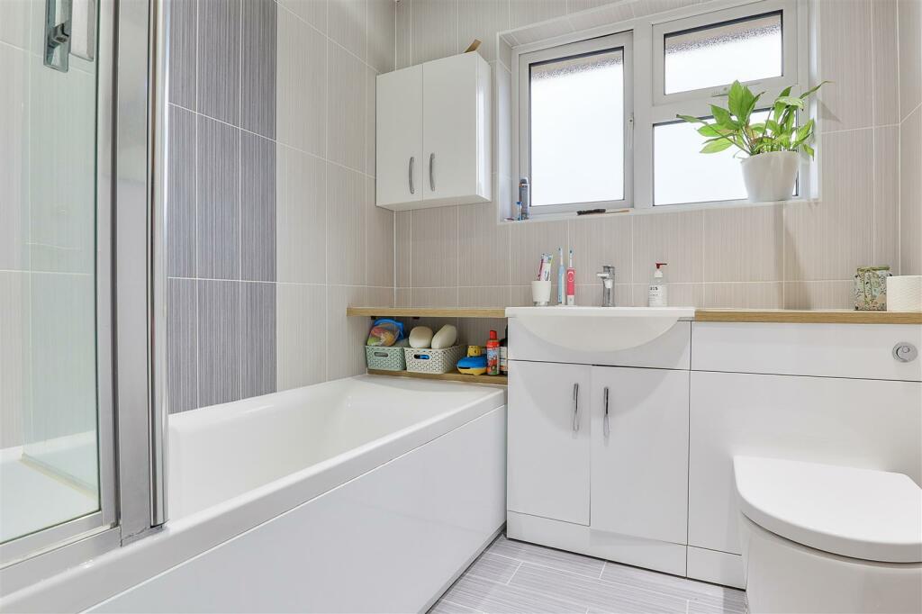 Additional image 15 of Turton Way, Kenilworth