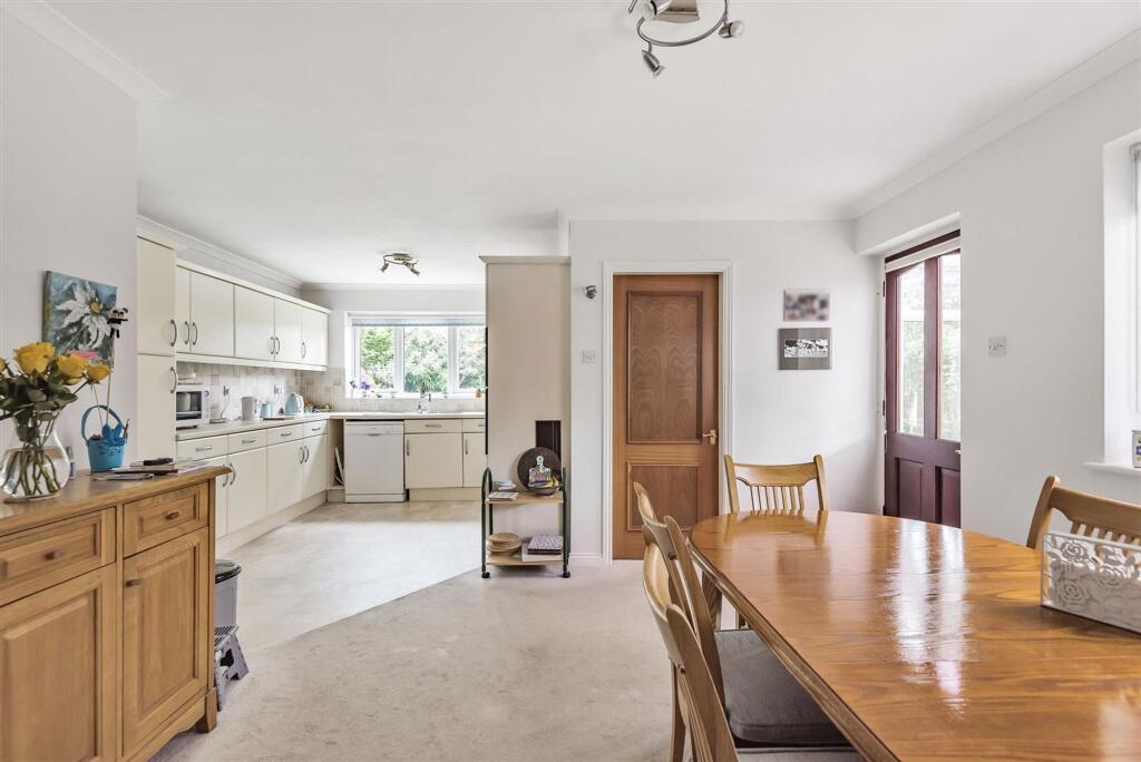 Additional image 10 of Burberry Grove, Balsall Common, CV7