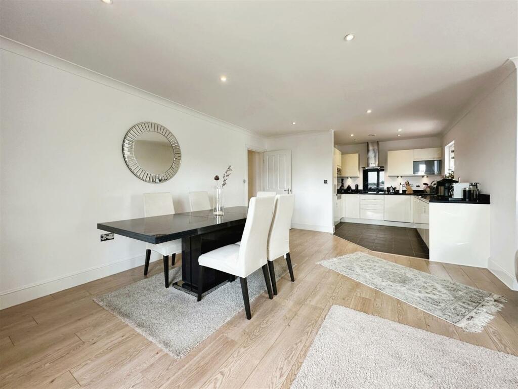 Additional image 31 of Andrews Close, Warwick