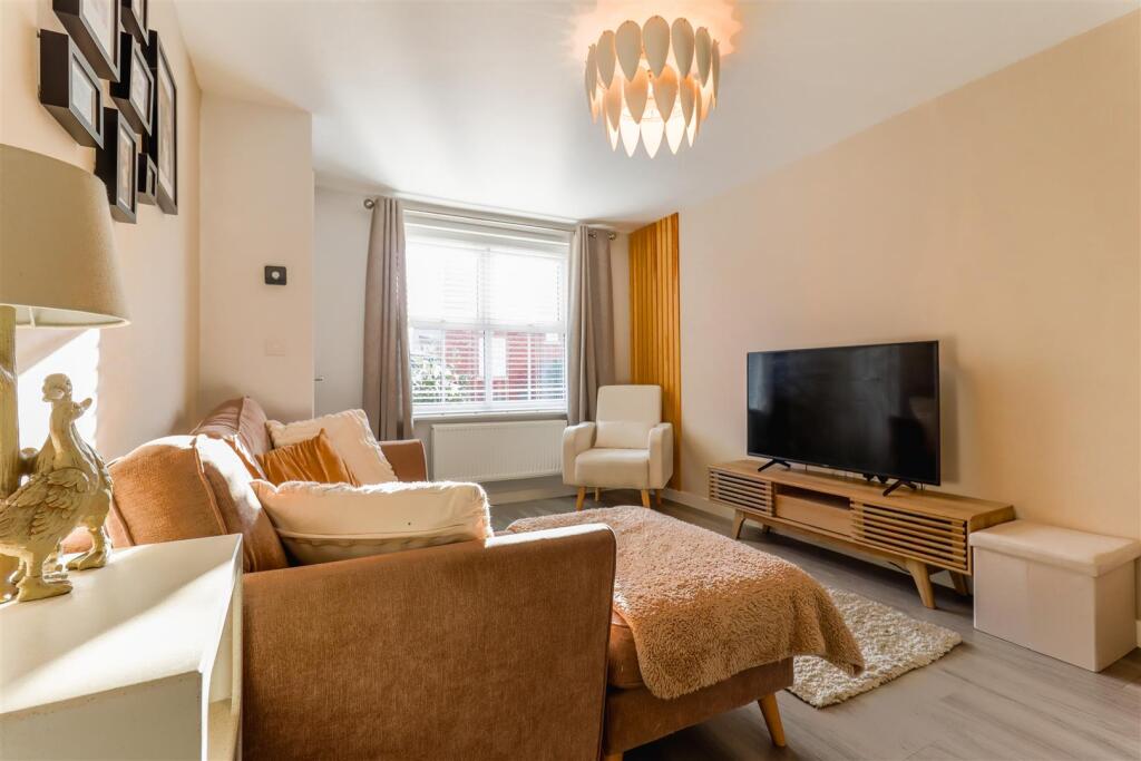 Additional image 24 of Meadow Drive, Long Itchington, Southam