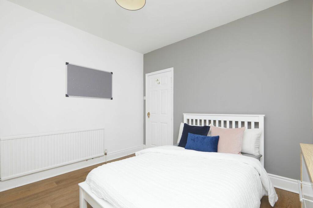 Additional image 23 of Stepping Lane