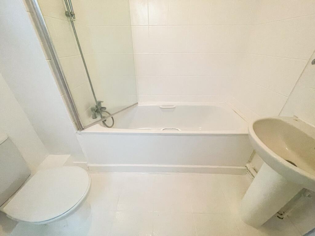 Additional image 8 of Fairways Court, The Grove, Gravesend, Kent, DA12