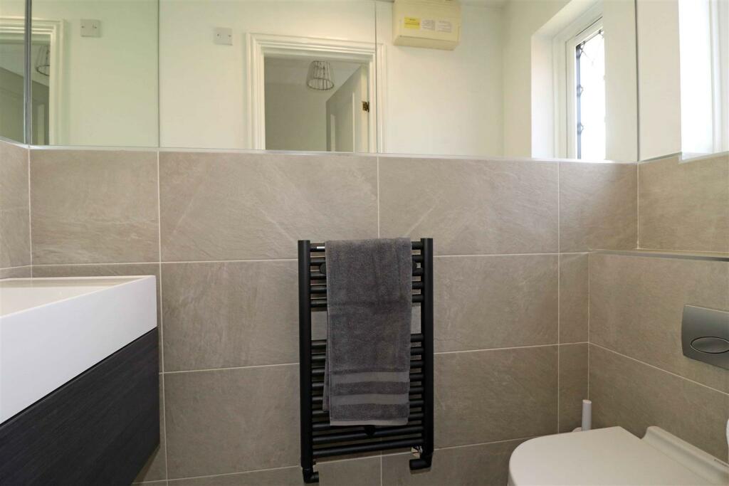 Additional image 14 of Saumur Way, Warwick