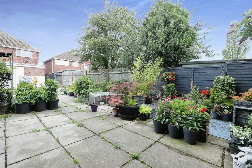 Additional image 6 of Pet Supplies & Plant Shop + Accom - Warwickshire [CV32 7JE]