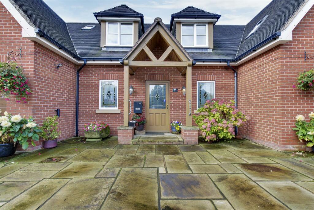 Additional image 58 of Spacious home on the exclusive Blackfirs Lane, Somerford, Congleton
