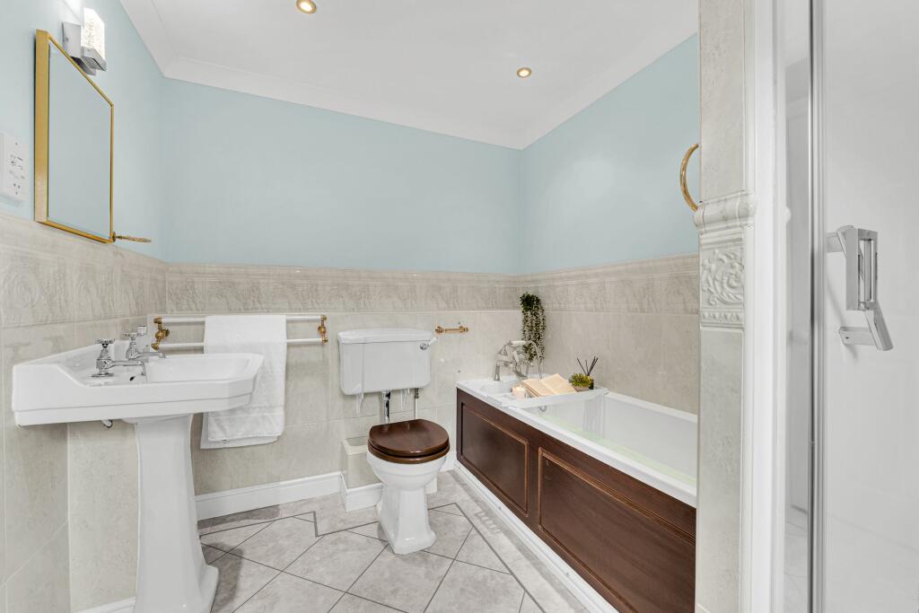 Additional image 28 of Spacious, 5 Bedroom home near the Whitegate Way