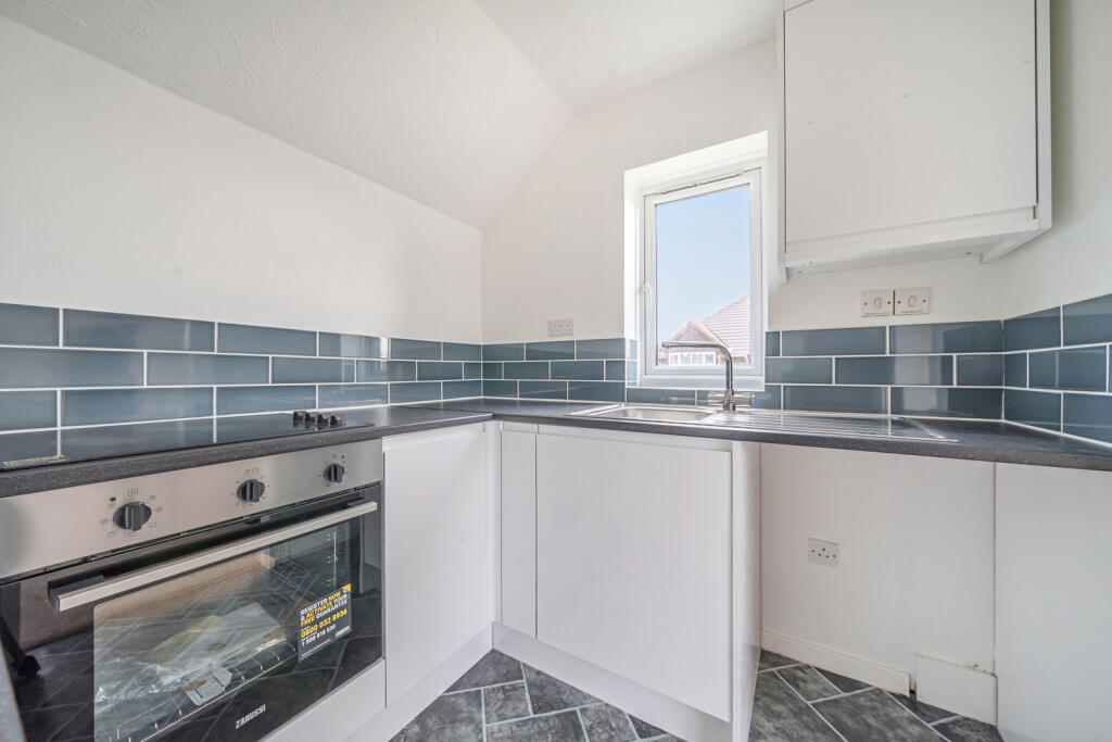 Additional image 10 of Frobisher Road, Erith