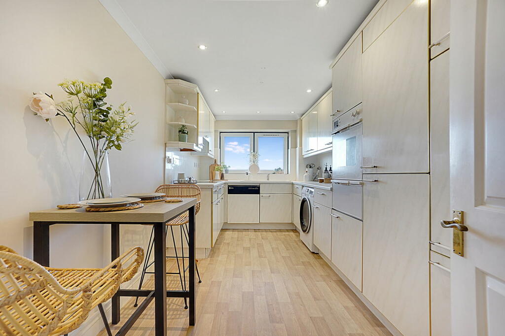 Additional image 23 of Marine Point CT20 2TX