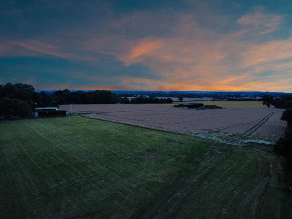 Additional image 48 of Luxury Home On Weston Lane, Bulkington, CV12 9RX