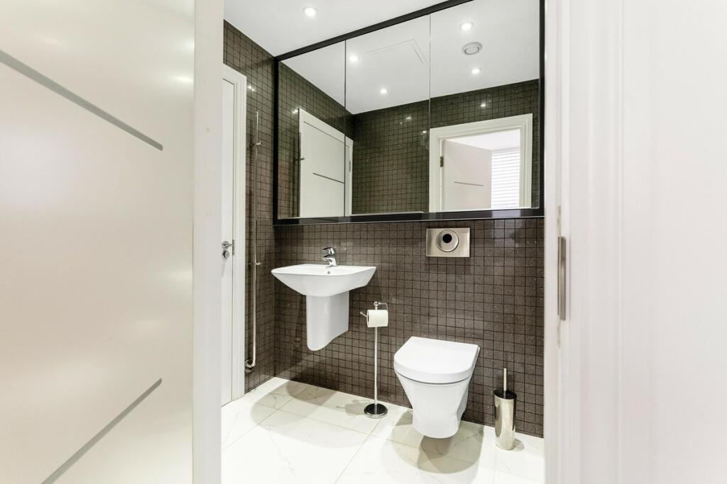 Additional image 29 of Parade, Leamington Spa, Warwickshire CV32 4DG