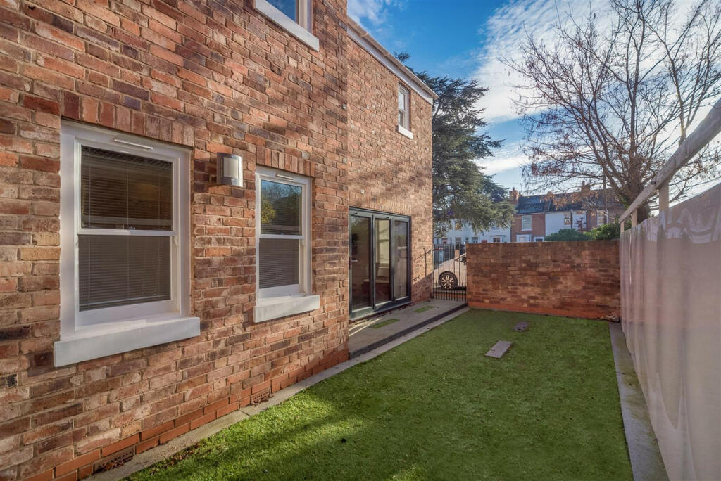 Additional image 18 of Leam Terrace, Leamington Spa, Warwickshire CV31 1BB