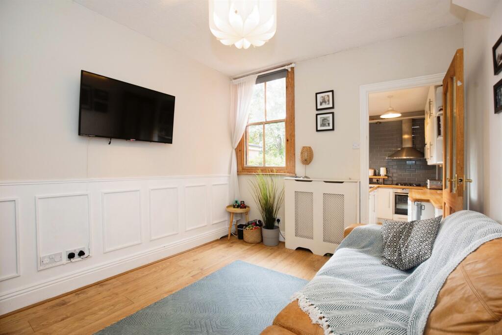 Additional image 15 of Henry Street, Kenilworth