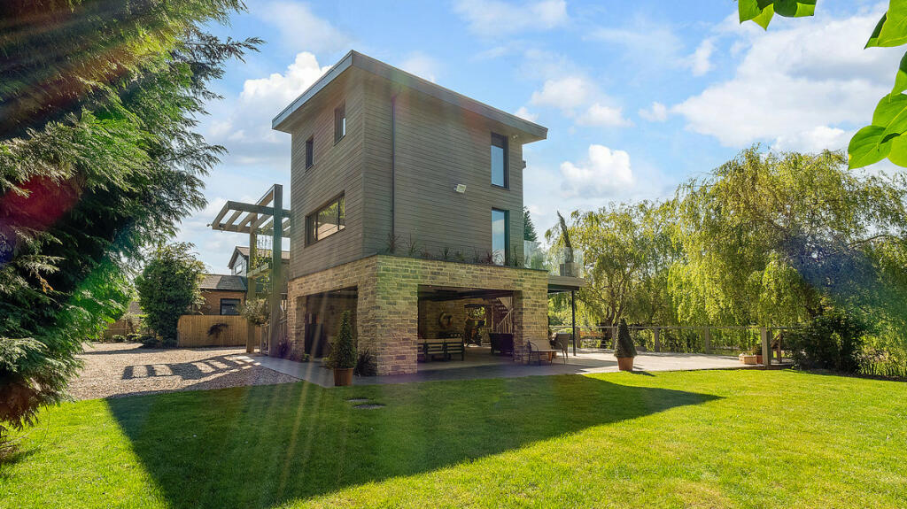 Additional image 28 of Riverside Off Tiddington Road, Stratford Upon Avon, Warwickshire. CV37 7BD