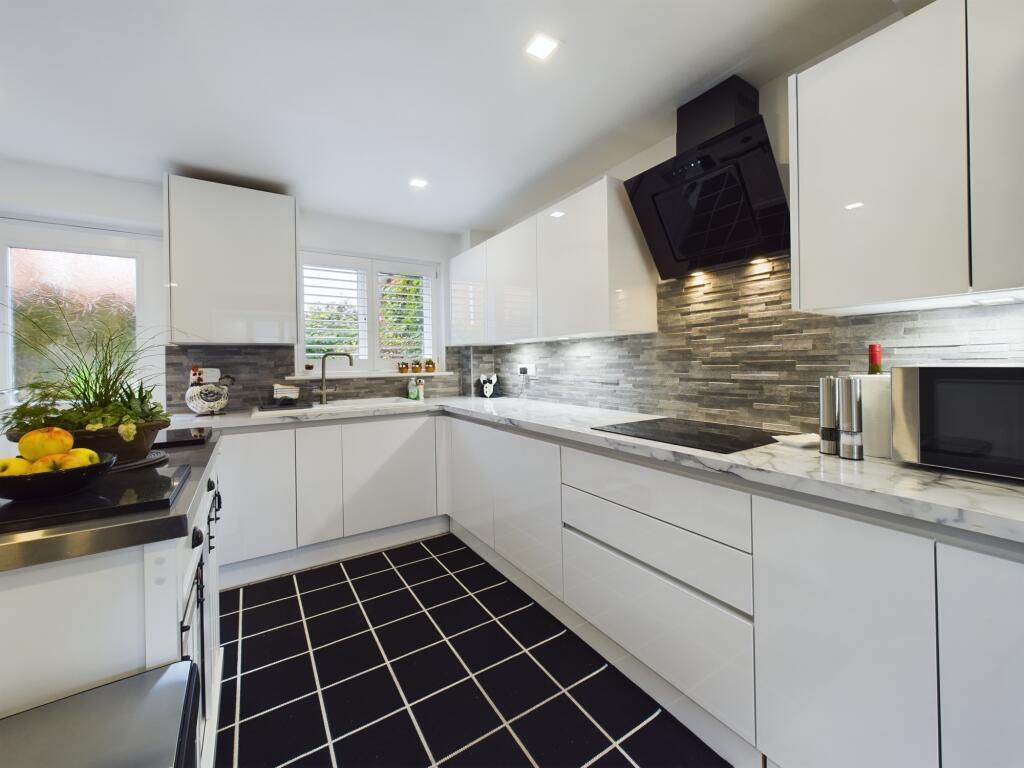 Additional image 16 of Persian Close, City Point