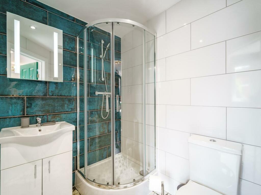 Additional image 11 of Emerald Stays at The Adelphi, 39 Grove Road, Stratford-upon-Avon, CV37 6PB