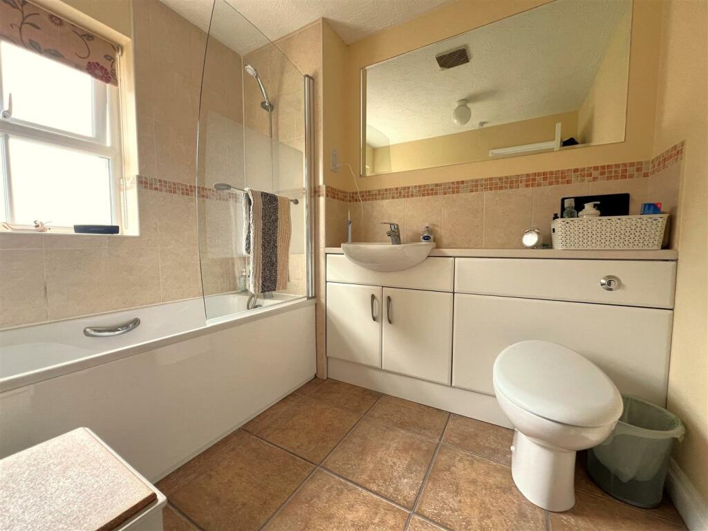 Additional image 20 of Robins Grove, Warwick