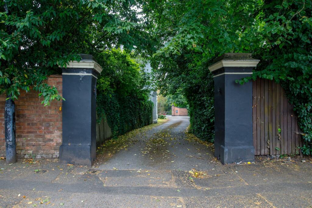 Additional image 26 of Clarendon Square, Leamington Spa