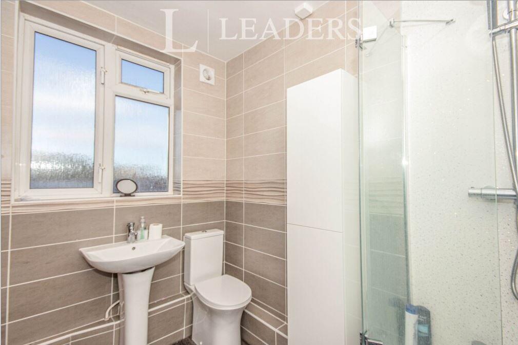 Additional image 7 of Waverley Road, Kenilworth