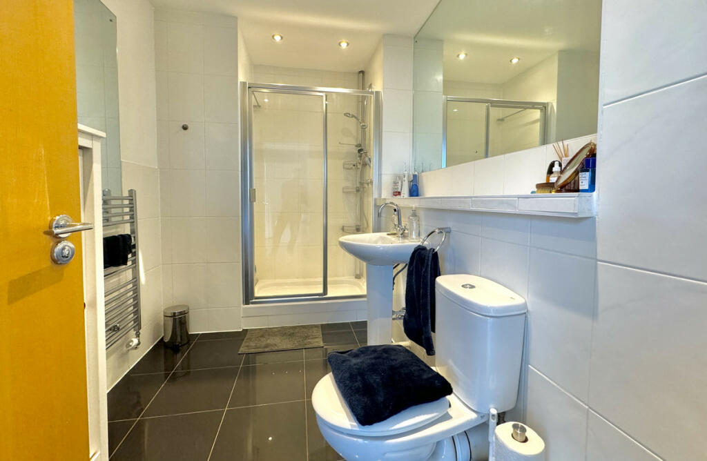 Additional image 10 of Clarendon Avenue, Leamington Spa, Large Penthouse & Roof Terrace