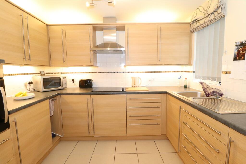 Additional image 4 of Wilton Court, Southbank Road, Kenilworth