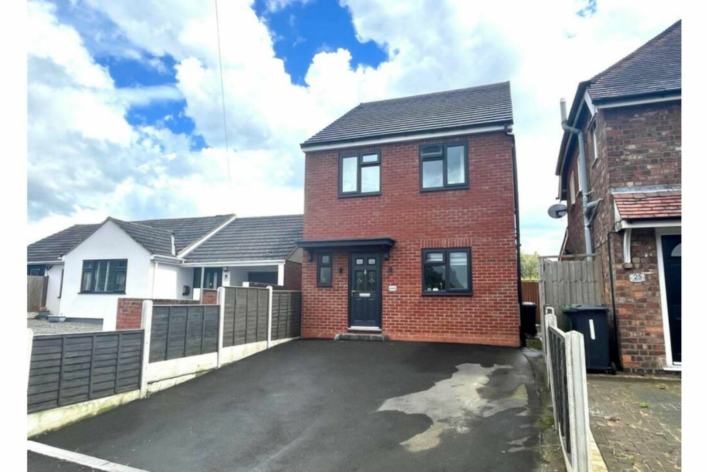 Weston Lane, Bedworth, CV12