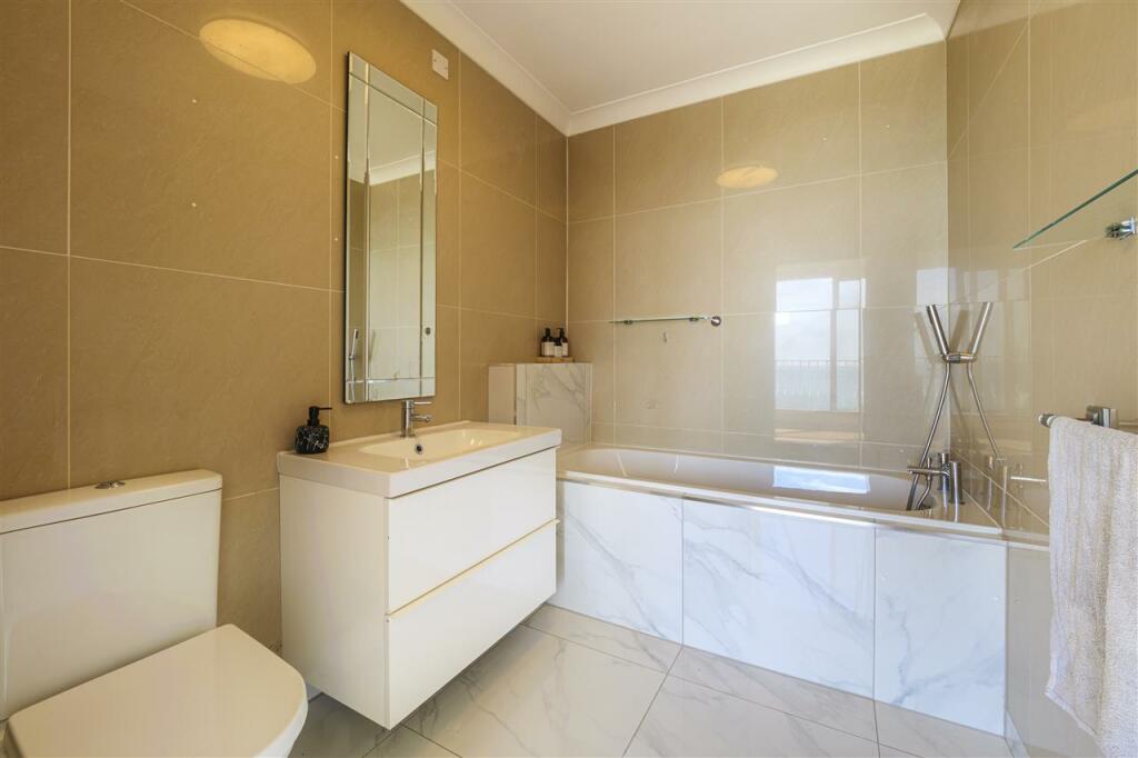 Additional image 28 of The Penthouse, 8 Cliffe House, Folkestone