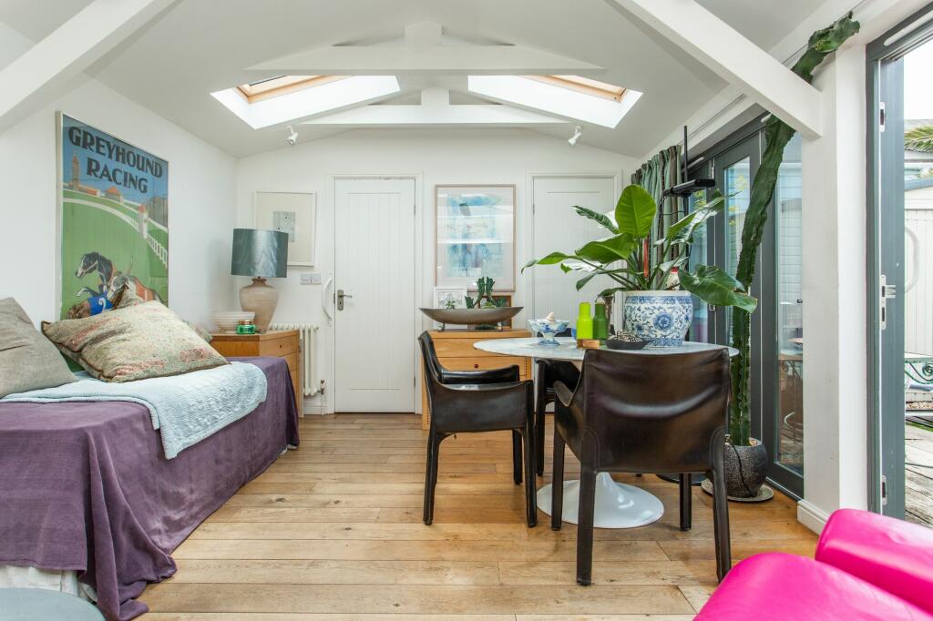 Additional image 33 of Island Wall, Whitstable, CT5