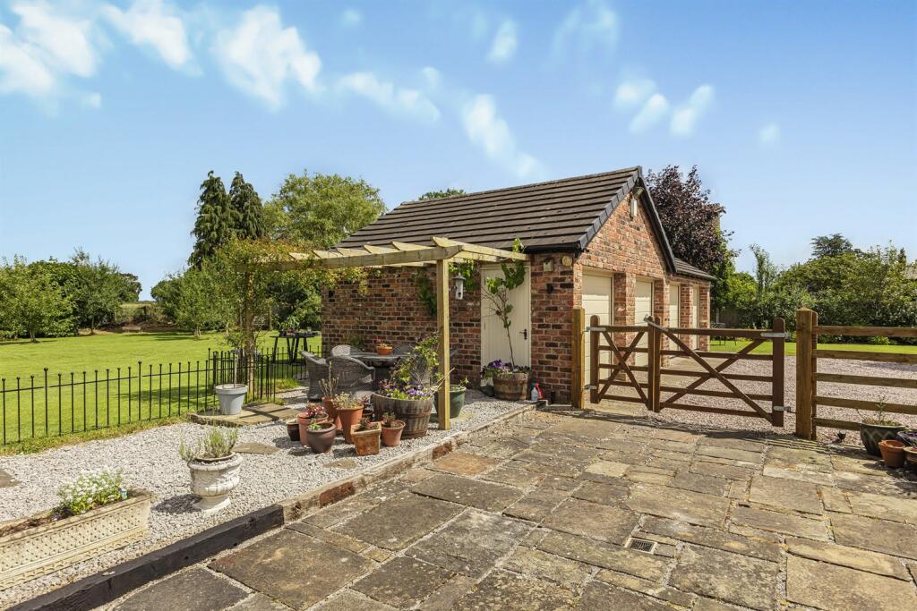 Additional image 30 of Holmes Chapel Road, Lach Dennis