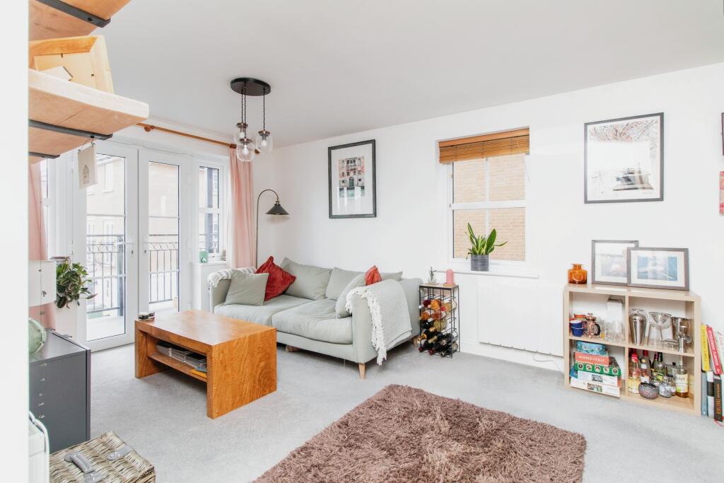 Additional image 18 of 6 Sayers Way, Erith, DA8