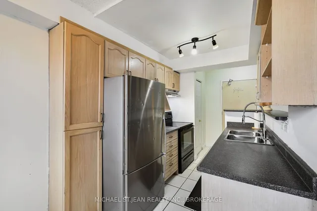 Additional image 12 of 851 Queenston Rd Unit 802