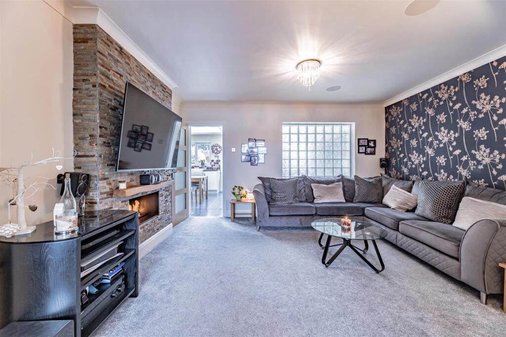 Additional image 7 of Perfectly presented extended property on a superb plot