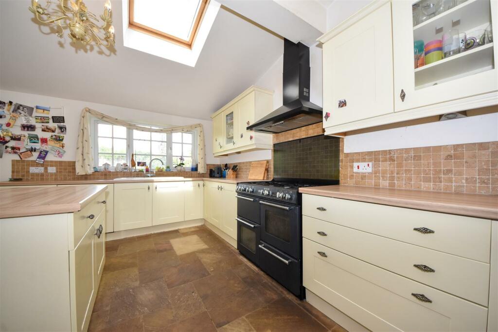 Additional image 5 of St. Nicholas Road, Radford Semele, Leamington Spa