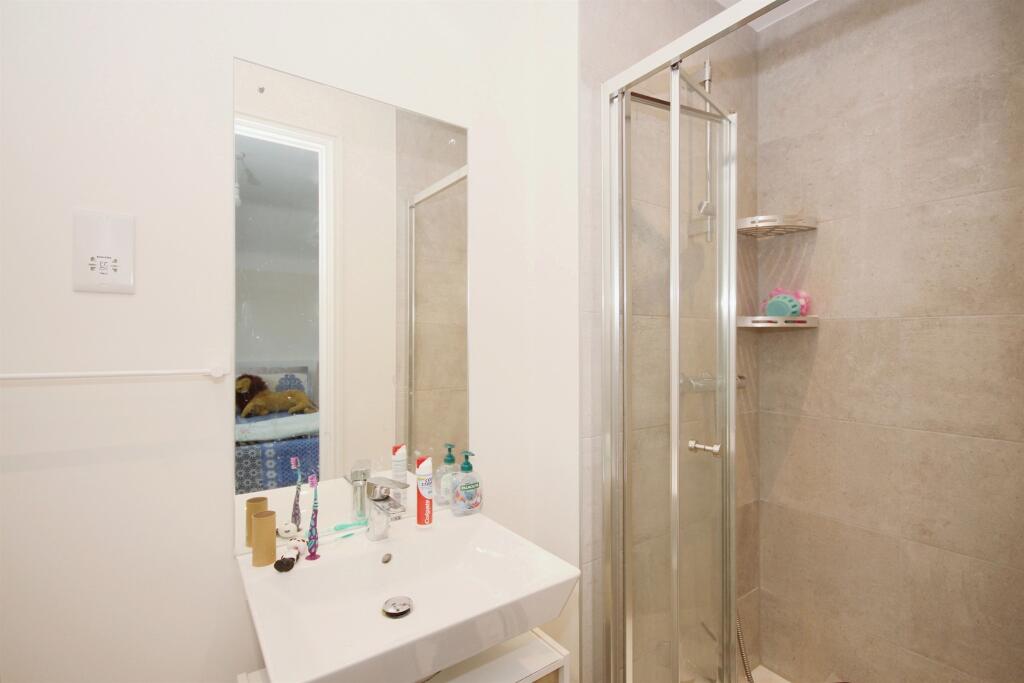 Additional image 8 of Perrywood Way, WARWICK