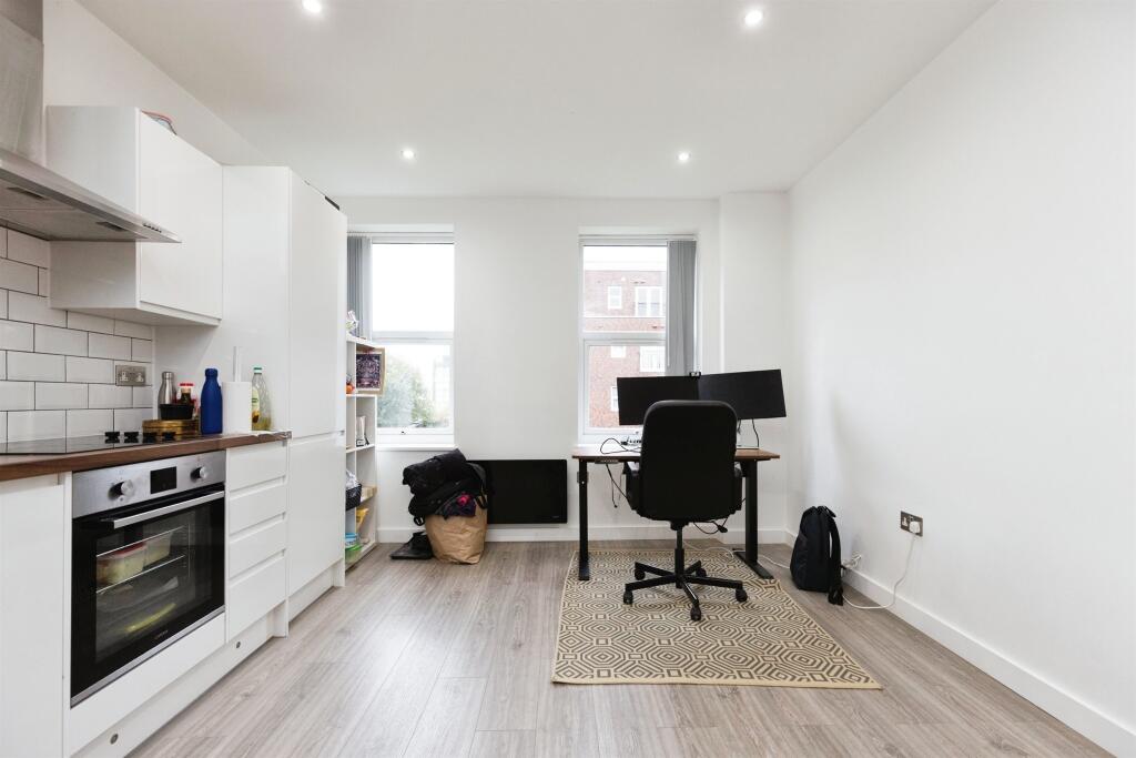 Additional image 11 of Woodside Park, Rugby