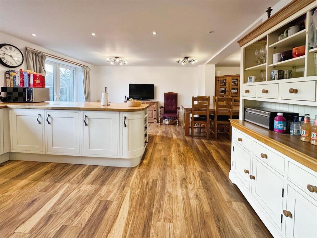 Additional image 27 of Manor Road, Harbury, Leamington Spa