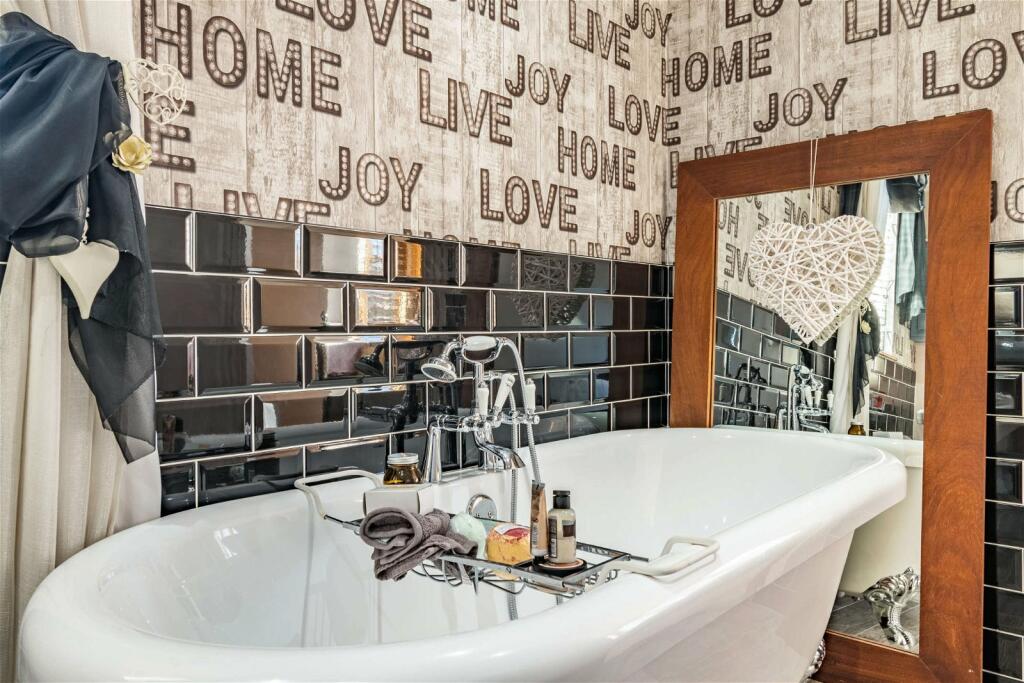 Additional image 35 of Luxury Home On Weston Lane, Bulkington, CV12 9RX