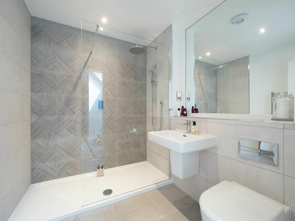 Additional image 13 of The Cedars on the Warwickshire Golf Course Estate in Leek Wootton, Kenilworth