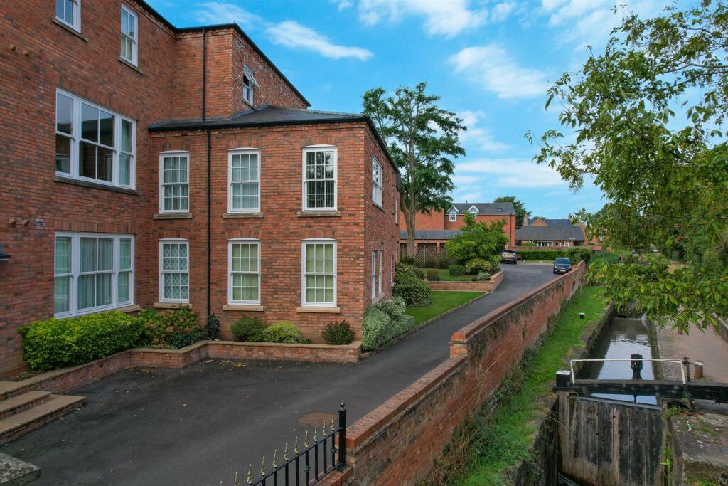Additional image 14 of Olivers Lock, Payton Street, Stratford-Upon-Avon