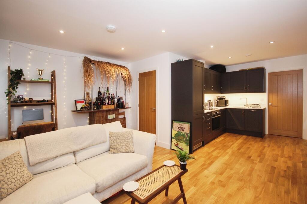 Additional image 13 of Wharf Street, WARWICK