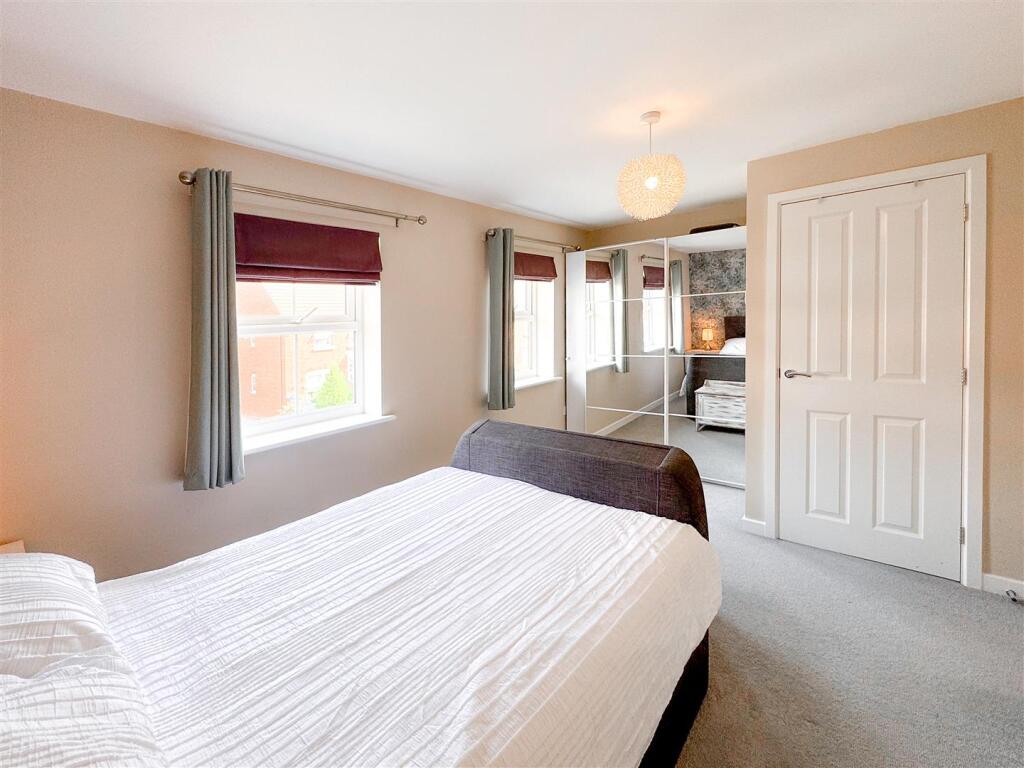 Additional image 8 of Meadow Drive, Long Itchington, Southam