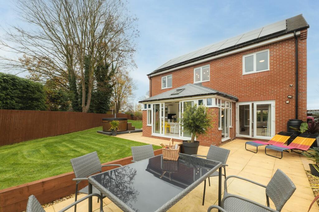 Additional image 22 of Over 2100 square feet on a large plot