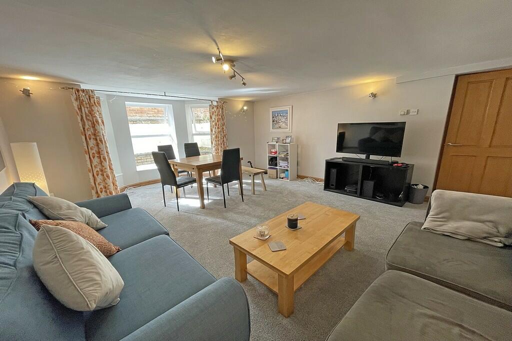 Additional image 16 of Russell Terrace, Leamington Spa