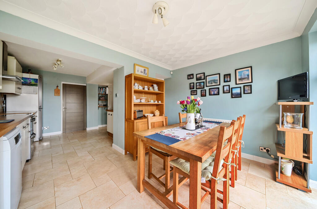 Additional image 3 of Barfield, Sutton At Hone, Dartford, Kent, DA4