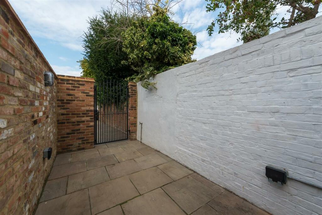 Additional image 19 of Roper Road, Canterbury