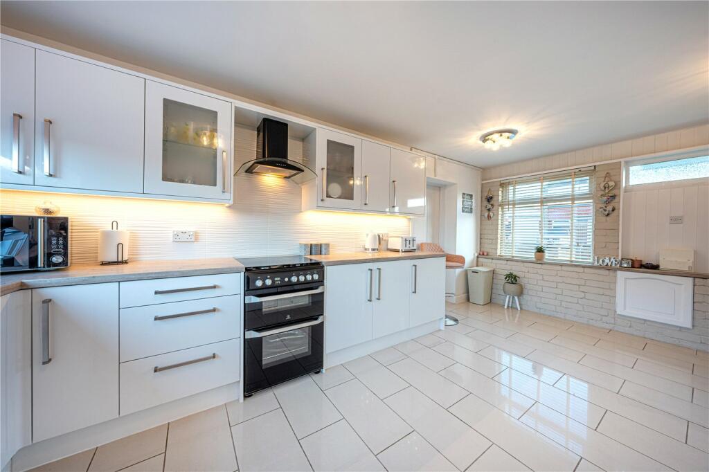 Additional image 3 of Delves Crescent, Wood End, Atherstone, Warwickshire, CV9