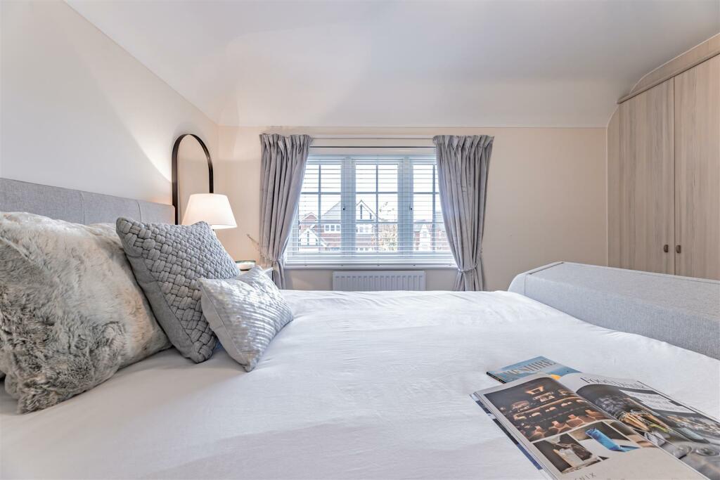 Additional image 18 of Immaculate detached Redrow property on prized cul-de-sac