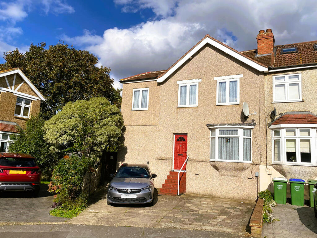 Garrard Close,  Bexleyheath, DA7
